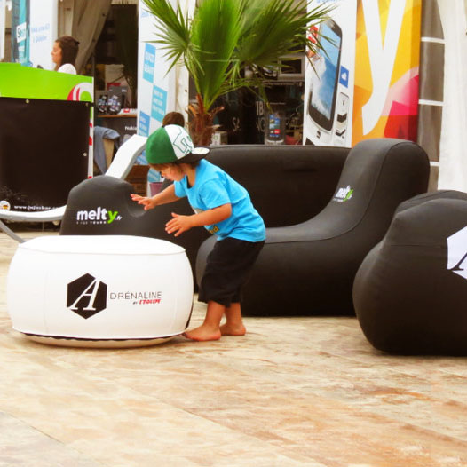 UNC Bubble Pro aufblasbare Eventmöbel mit Branding. Für Messen, Events, Promotion und am POS.